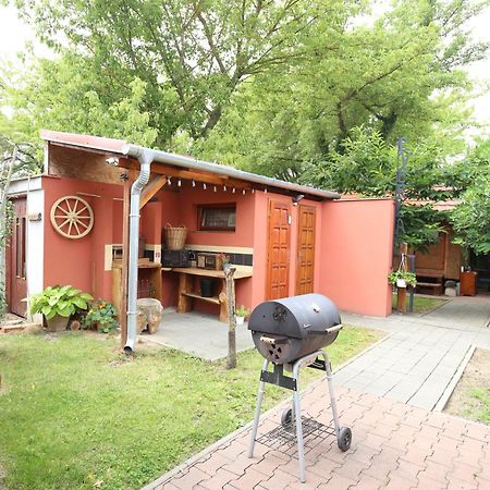 Karavan Štúrovo 外观 照片