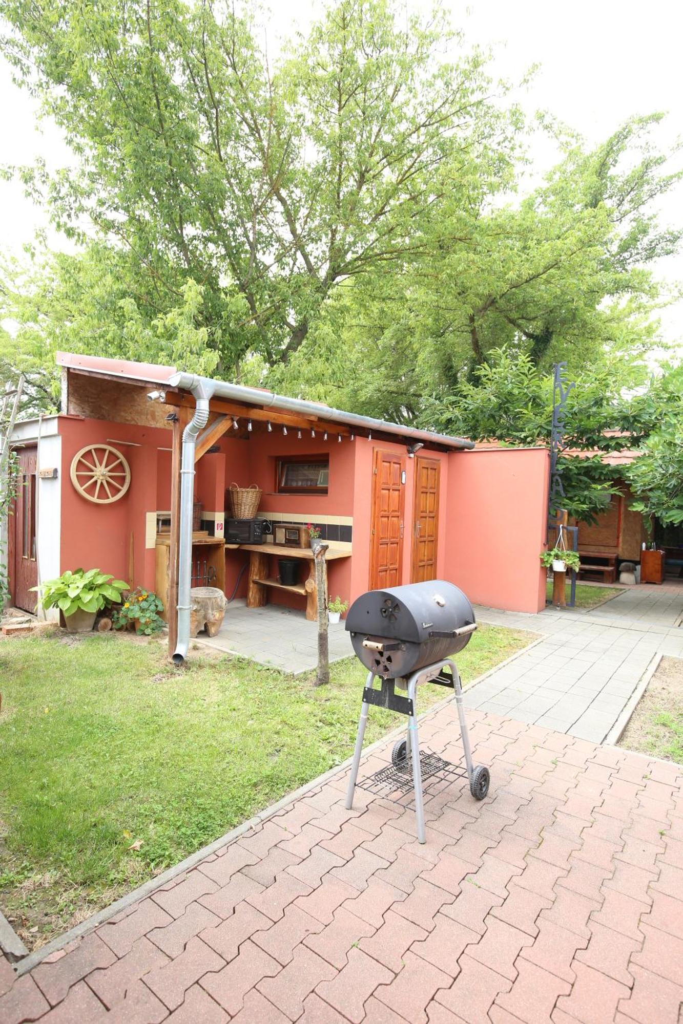 Karavan Štúrovo 外观 照片