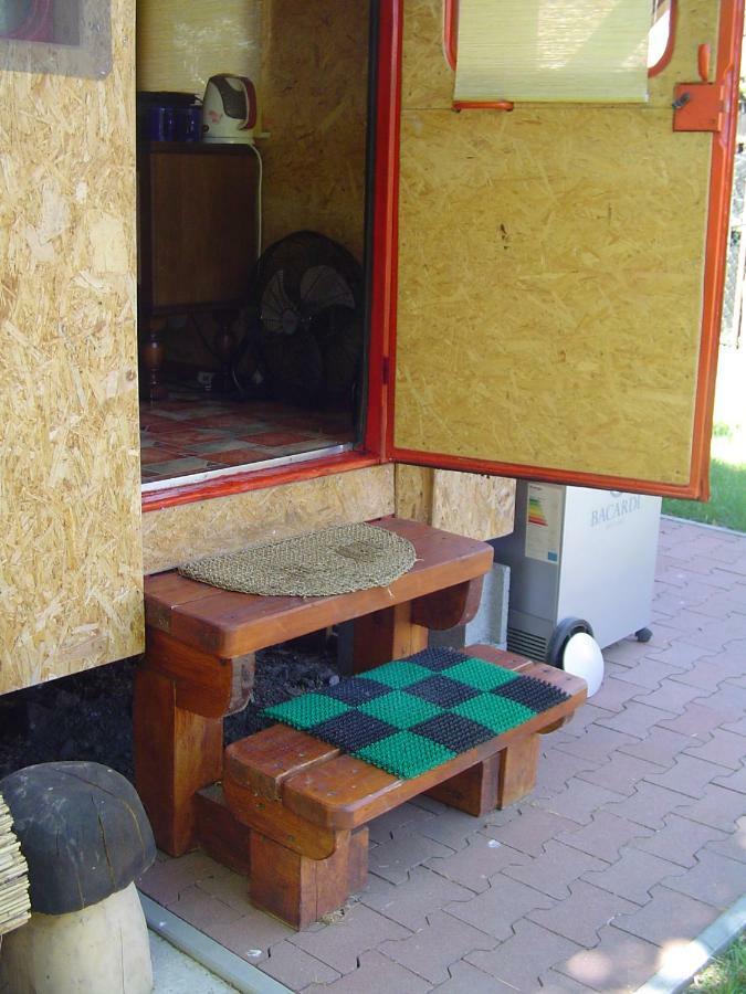 Karavan Štúrovo 外观 照片
