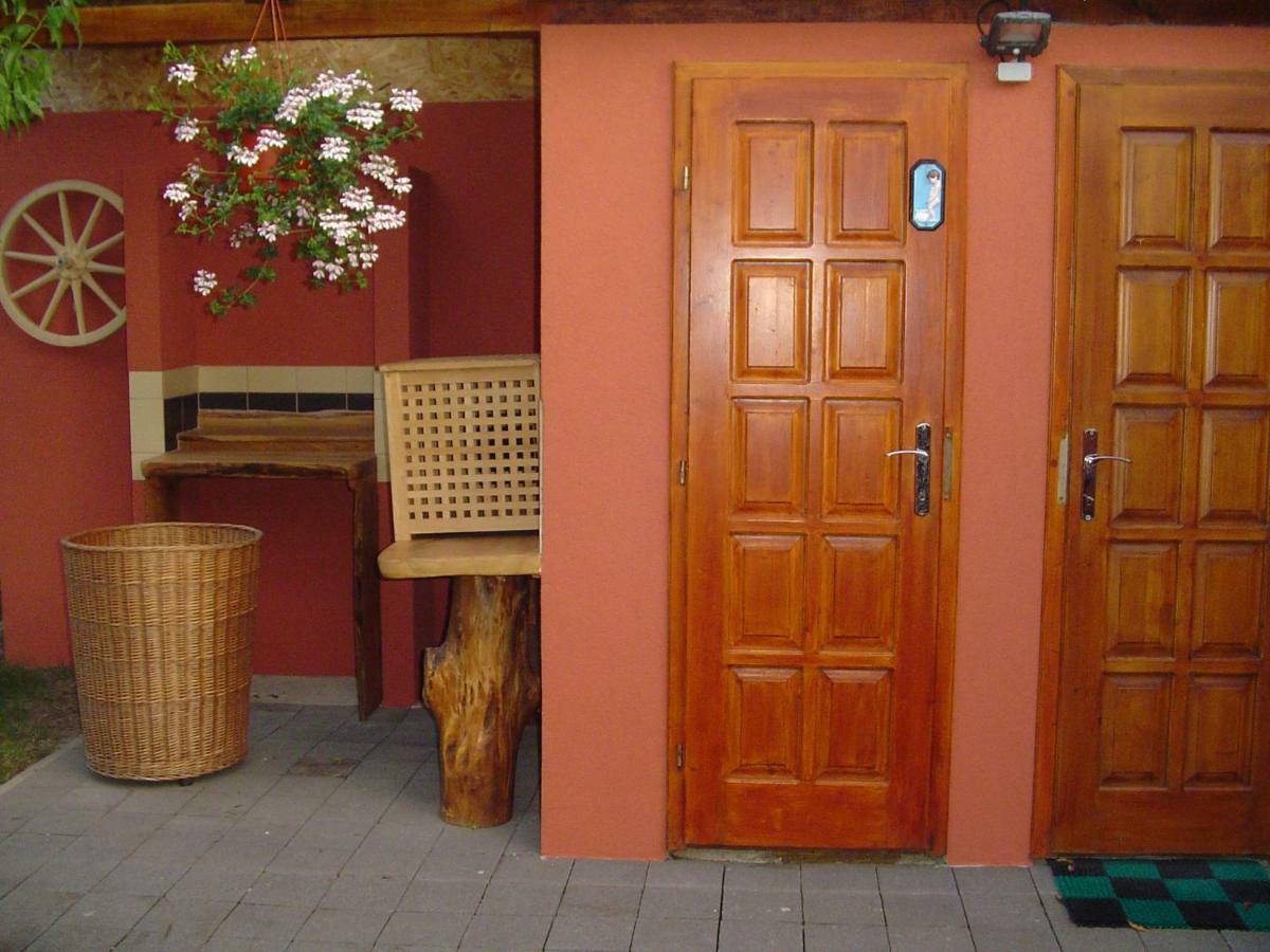 Karavan Štúrovo 外观 照片